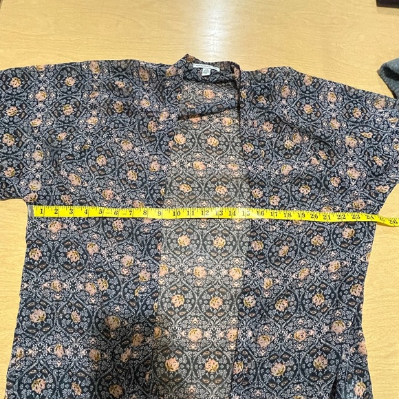 AE Kimono - Picture 2 of 5